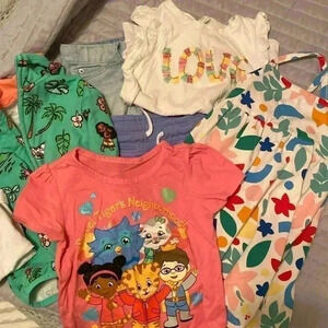 2T girls bundle - dress - shorts - shirts -zip up all great condition